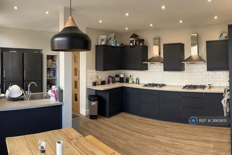 undefined, Smithdown Road, Liverpool, L15