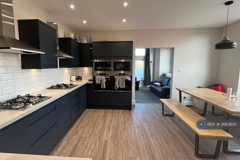 undefined, Smithdown Road, Liverpool, L15