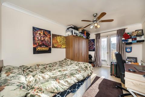 2 bedroom flat for sale, Alexandra House, 12 Wesley Avenue, London, E16