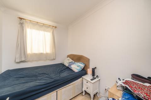 2 bedroom flat for sale, Alexandra House, 12 Wesley Avenue, London, E16