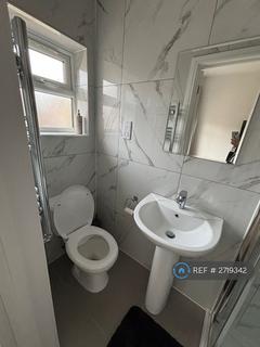 1 bedroom in a house share to rent, Willow Tree Lane, Hayes, UB4