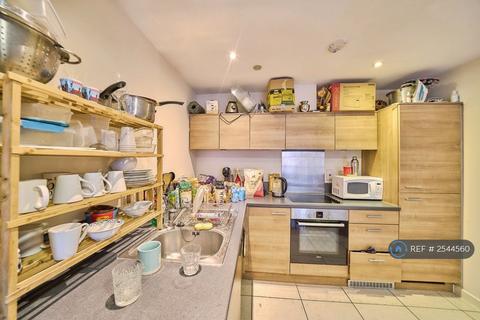 2 bedroom flat to rent, Commercial Road, London, E14
