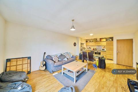 2 bedroom flat to rent, Commercial Road, London, E14