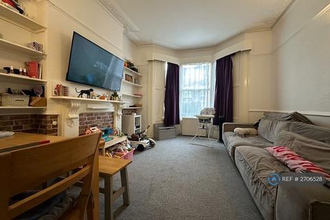 undefined, Georges Avenue, London, N7