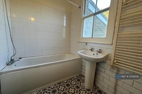 undefined, Georges Avenue, London, N7