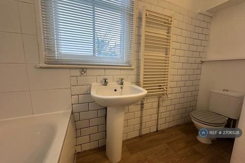 1 bedroom flat to rent, Georges Avenue, London, N7
