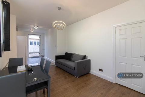2 bedroom flat to rent, Dartmouth Road, London, NW4