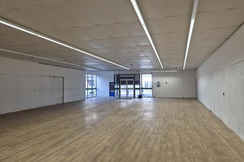 Retail property (high street) to rent, 10 Market St Wirral CH47 3BB