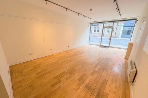 Retail property (high street) to rent, 54 Lee Ln Bolton BL6 7AE