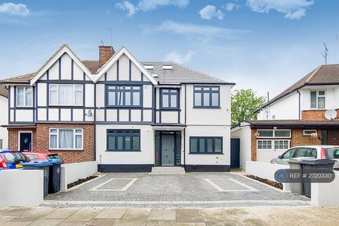 1 bedroom in a house share to rent, The Mall, Harrow, HA3