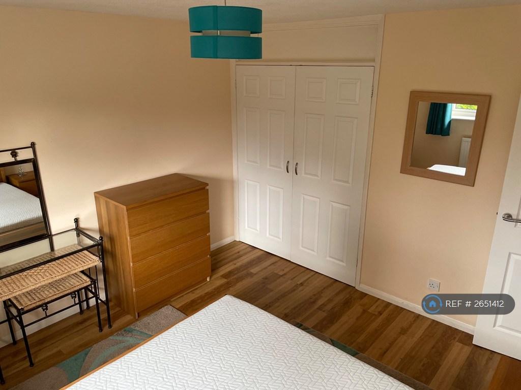 Built-In Double Wardrobe