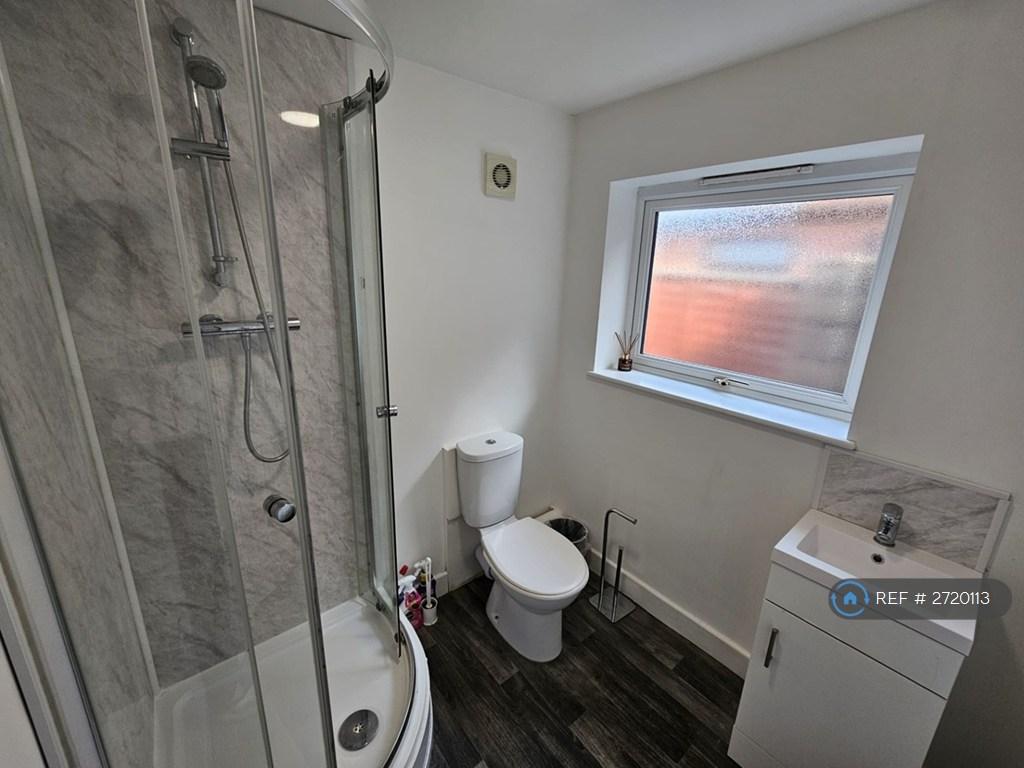Room 2 Bathroom