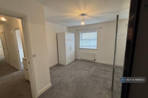 2 bedroom flat to rent, Manor Fold, Worsley, Manchester, M28