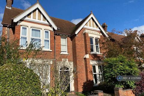 undefined, Kimbolton Avenue, Bedford, MK40