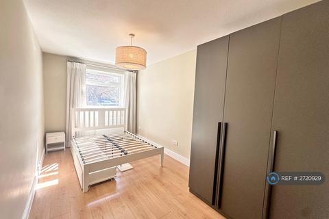 1 bedroom flat to rent, Courtfield Gardens, London, W13