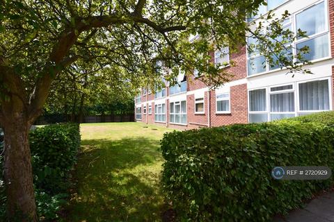 1 bedroom flat to rent, Courtfield Gardens, London, W13