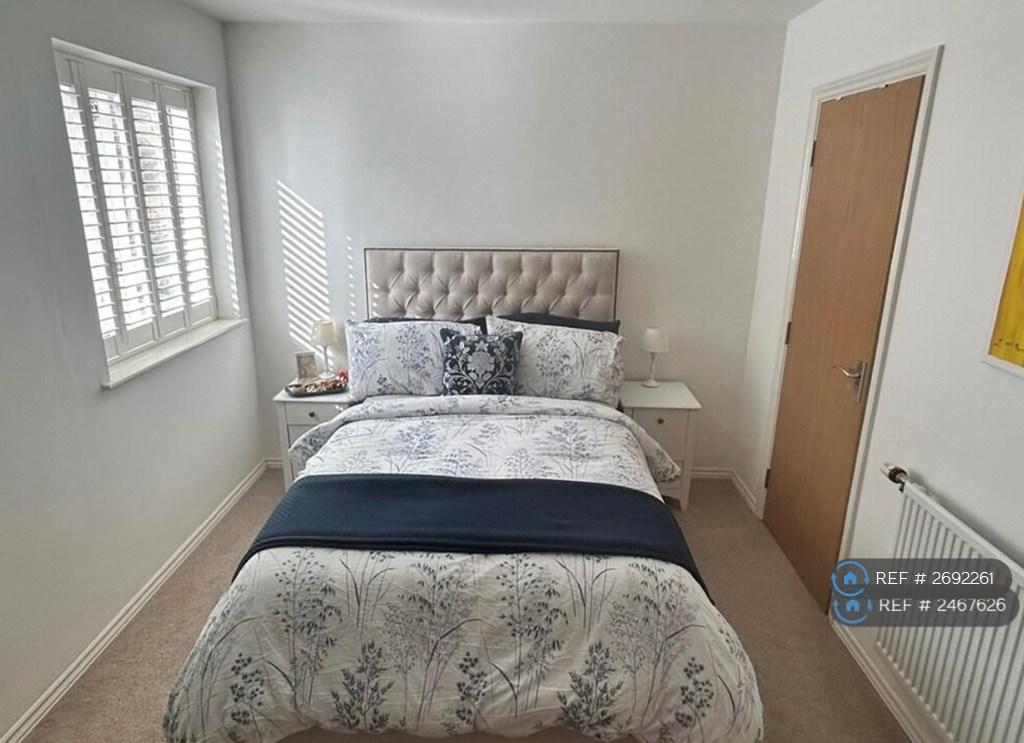 Second Bedroom (Decor Before Tenant Moved In)