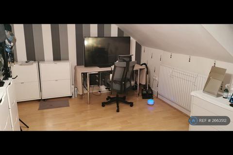 1 bedroom in a flat share to rent, Beresford Road, London, N5