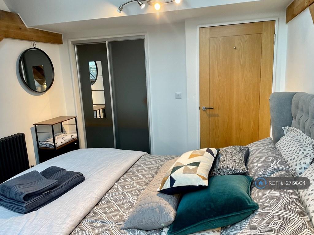 Bedroom 1 (First Floor)