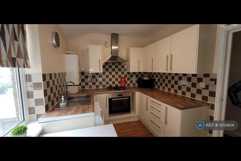 3 bedroom flat to rent, Craven Street, Northampton, NN1