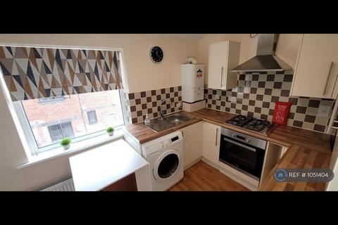 3 bedroom flat to rent, Craven Street, Northampton, NN1