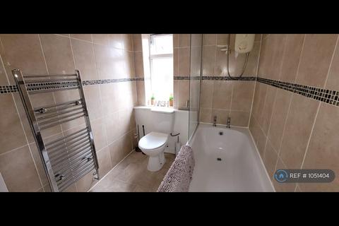 3 bedroom flat to rent, Craven Street, Northampton, NN1