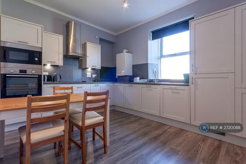 3 bedroom flat to rent, Orchard Street, Aberdeen, AB24