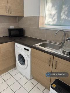 Studio to rent, Bulstrode Road, Hounslow, TW3