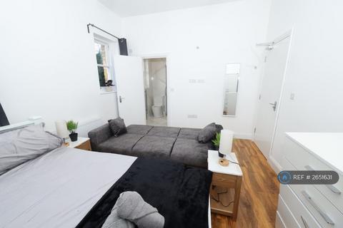 4 bedroom flat to rent, Emmanuel House, Croydon,East Croydon ,Purley, Beckenham, Victoria, CR2