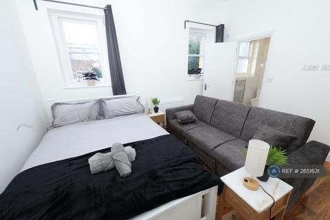 4 bedroom flat to rent, Emmanuel House, Croydon,East Croydon ,Purley, Beckenham, Victoria, CR2