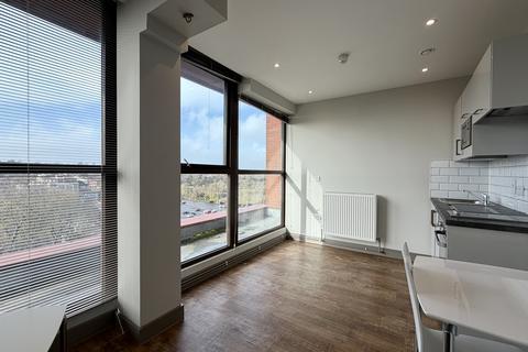 1 bedroom flat to rent, Week Street