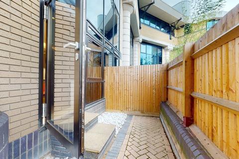 undefined, New Horizons Court