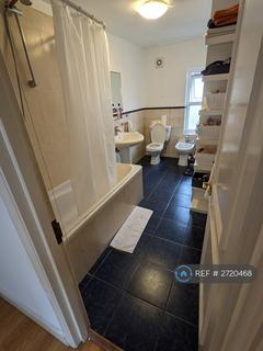 2 bedroom flat to rent, Caledonian Road, London, N1