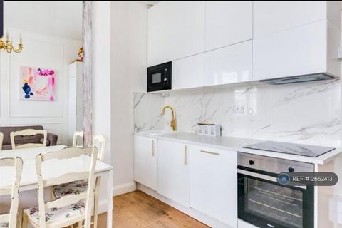 2 bedroom flat to rent, Uxbridge Road, London, W12