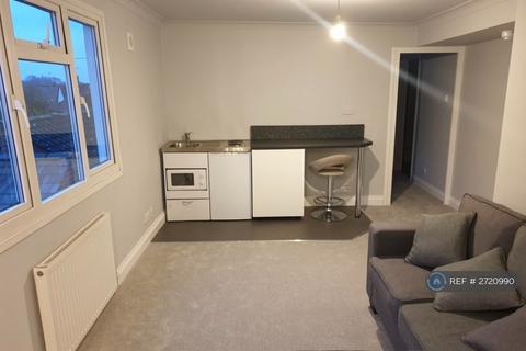 1 bedroom flat to rent, London Road, Chalfont St. Giles, HP8