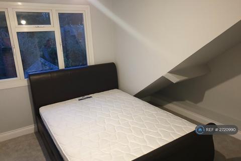 1 bedroom flat to rent, London Road, Chalfont St. Giles, HP8