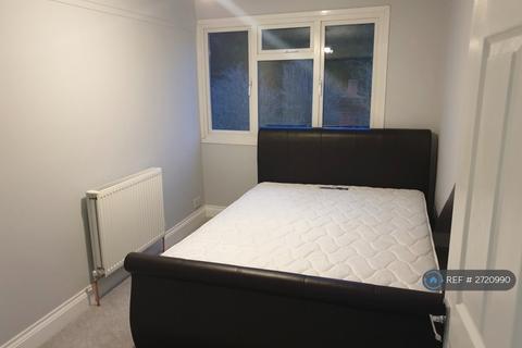 1 bedroom flat to rent, London Road, Chalfont St. Giles, HP8