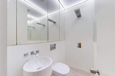 Studio to rent, Staines Road