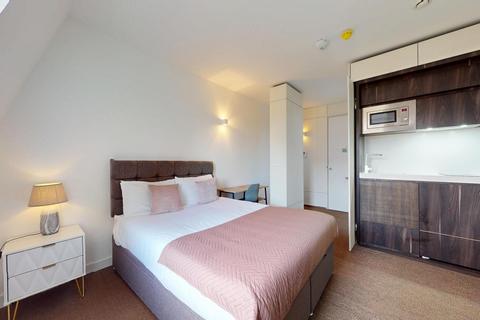 Studio to rent, Staines Road