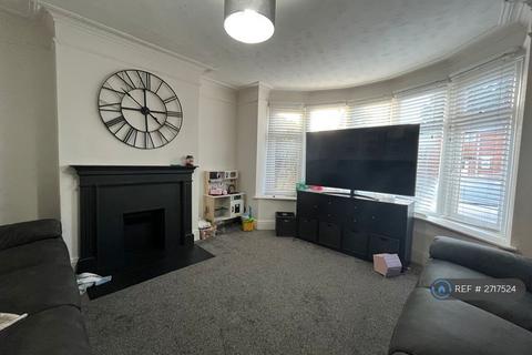 3 bedroom semi-detached house to rent, Broadlands Road, Southampton, SO17