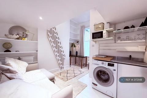 Studio to rent, London, London, W9