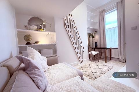 undefined, London, London, W9