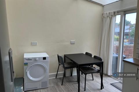 3 bedroom terraced house to rent, Iddesleigh Road, Exeter, EX4