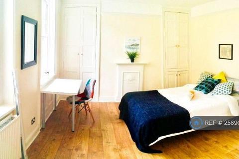 undefined, Hillreach, London, SE18
