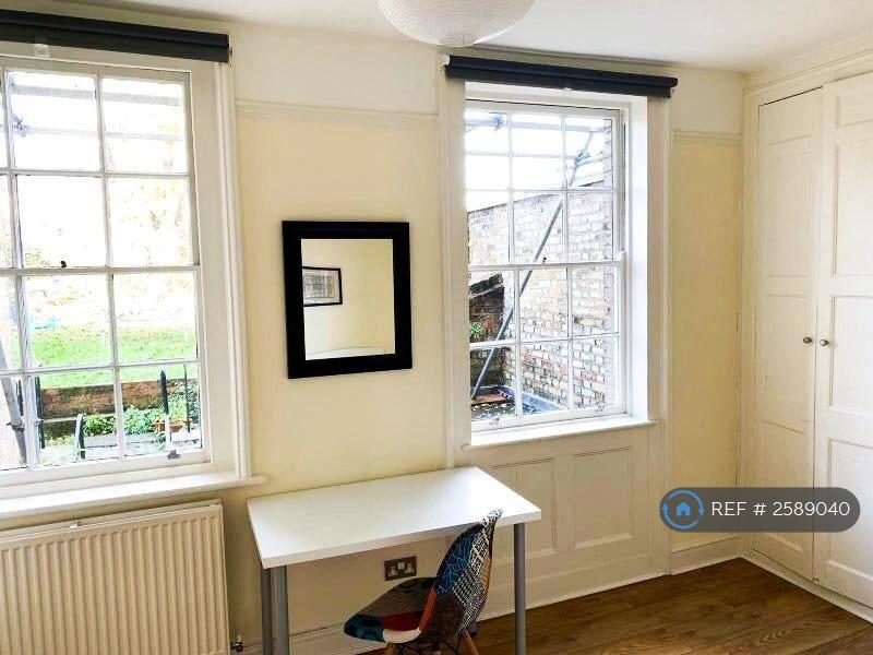 Spacious, Quiet Fully Furnished
