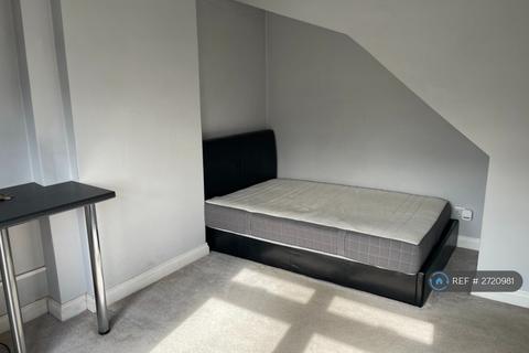 Studio to rent, London Road, Chalfont St. Giles, HP8