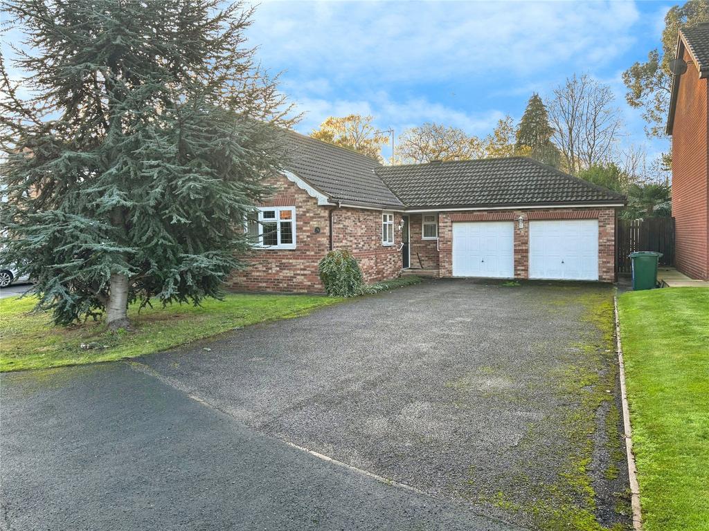 Garage & Driveway
