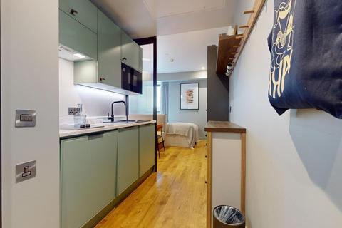 Studio to rent, First Way