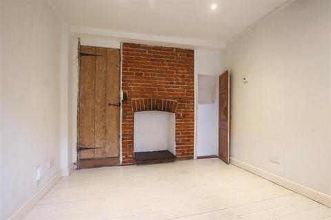 2 bedroom terraced house to rent, East Street, Saffron Walden CB10
