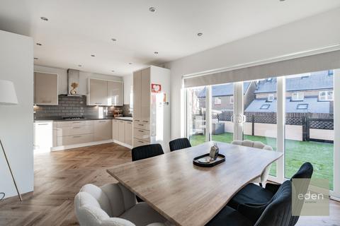 3 bedroom detached house for sale, The Chimneys, Halling, ME2